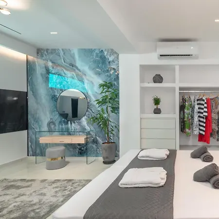 فيلة Trinity Luxury خيرسونِسوس