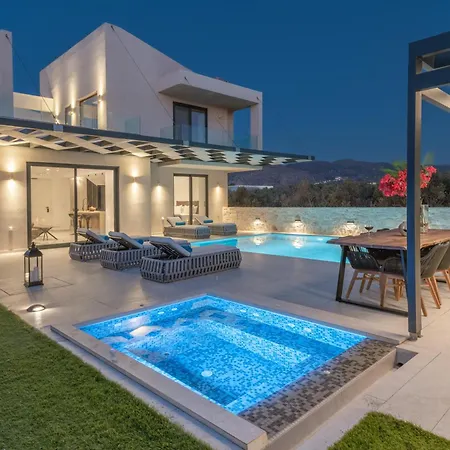 Trinity Luxury فيلة خيرسونِسوس