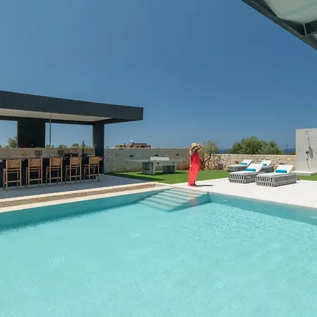 Trinity Luxury فيلة خيرسونِسوس