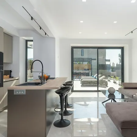 Trinity Luxury * خيرسونِسوس