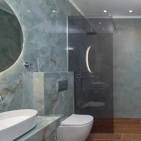 Trinity Luxury Herszonisszosz